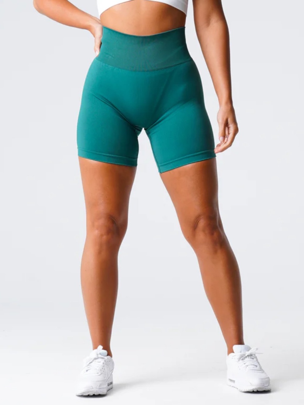 NVGTN Solid Seamless Shorts in Emerald Green - Picture 3 of 7
